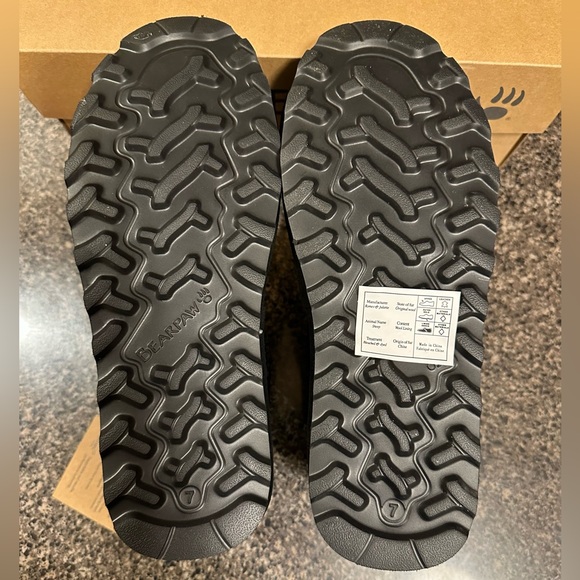 Bearpaw Women’s Shorty Suede Black Boots - Picture 9 of 13